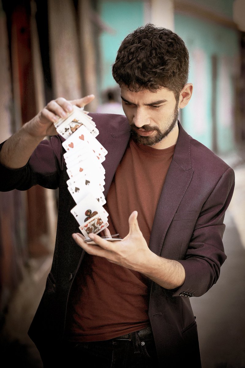 We're one week away from our crossover with <a href="/RoughDraftLE/">RoughDraft</a> 🤩

And we're pleased to announce our first act: magician Thomas Dixon is coming with his box of tricks!

Entry is free. Join us from 7.30pm on Tuesday, 5th July in the Tilstone Studio <a href="/Arena_Theatre/">Arena Theatre</a>.