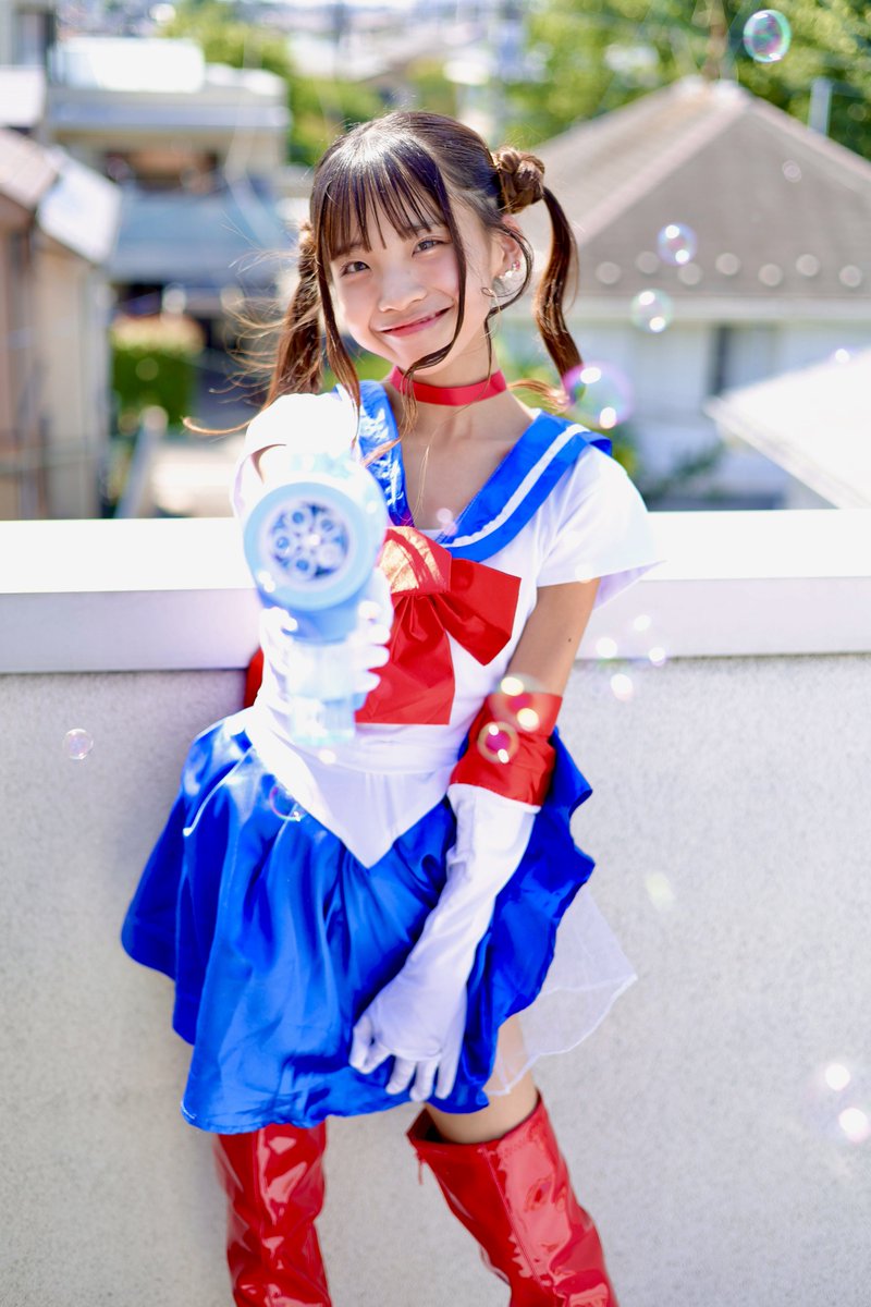 Amazon.co.jp: (直筆サイン入り)華村あすか 写真集月刊 華村