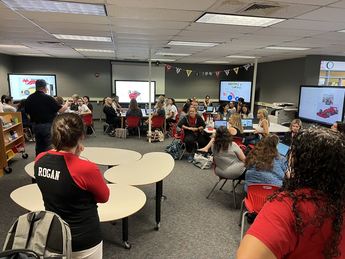 Geeky_Goggles's tweet image. Technology Bootcamp is underway! Moving from Consumption to Creation #bcsdbootcamp @BCSDNOTES @FoxLanePride @bcsdtechnology