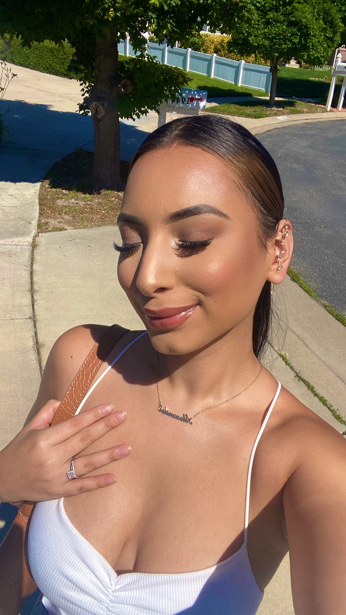 LizbethMota17's tweet image. skin on 10 always