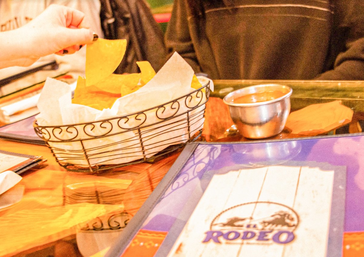 BburgFirstMain's tweet photo. It’s Taco Tuesday! Run (don’t walk) to treat yourself to some tacos and margs at El Rodeo at First & Main! 🌮 🇲🇽 #tacos #firstandmain https://t.co/yAiLTB5Hy3