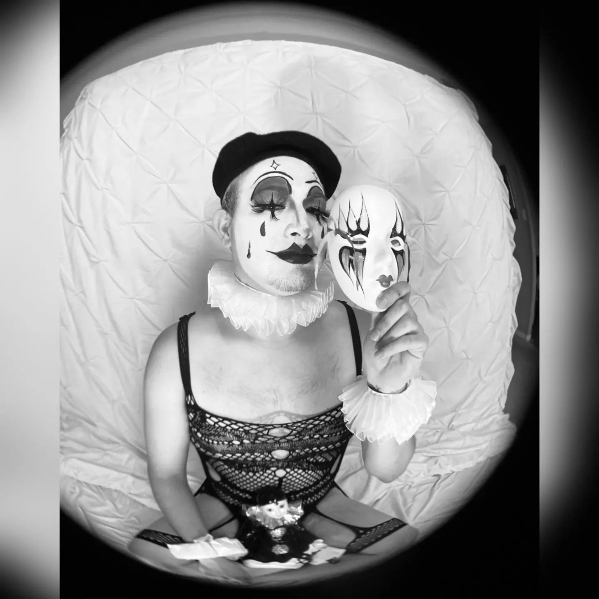 Shhhmedd1e's tweet photo. Black.
MakeUp/Props/Photos: @nothaynks

#120film #ilfordfilm #mamiya #mediumformat #pridemonth #gaymen #wesaygay #pierrot #clown
#blackandwhite #diyshoots #mensfashion #menslingerie #taurusmen #gaysofmylife #shhhmeddiesworld
#loveislove https://t.co/wojxQIPP9R