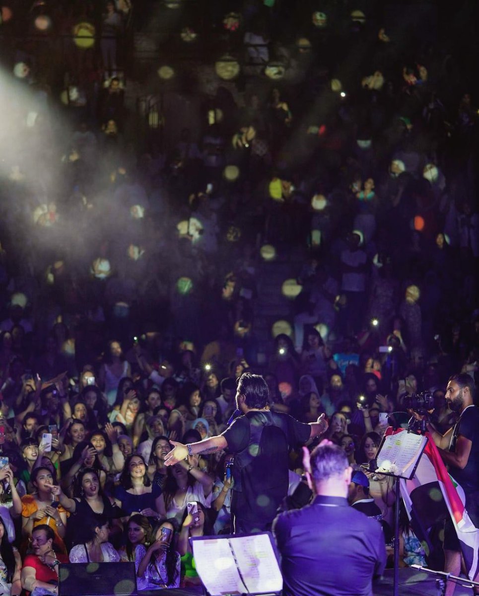 Selii65's tweet photo. You Make Us Proud✨
@NassifZeytoun
#ناصيف_زيتون_في_قرطاج https://t.co/hfube9v8g2