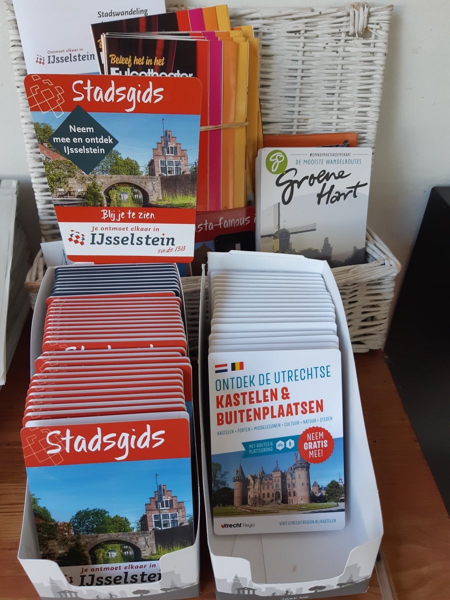 LageLinde's tweet photo. De #regiokrant met veel leuke tips voor deze zomer.
Ook andere folders met activiteiten in de regio #Utrecht en #IJsselstein.
Alles gratis te verkrijgen op ons #Rustpunt https://t.co/kcCSfgE6aF
