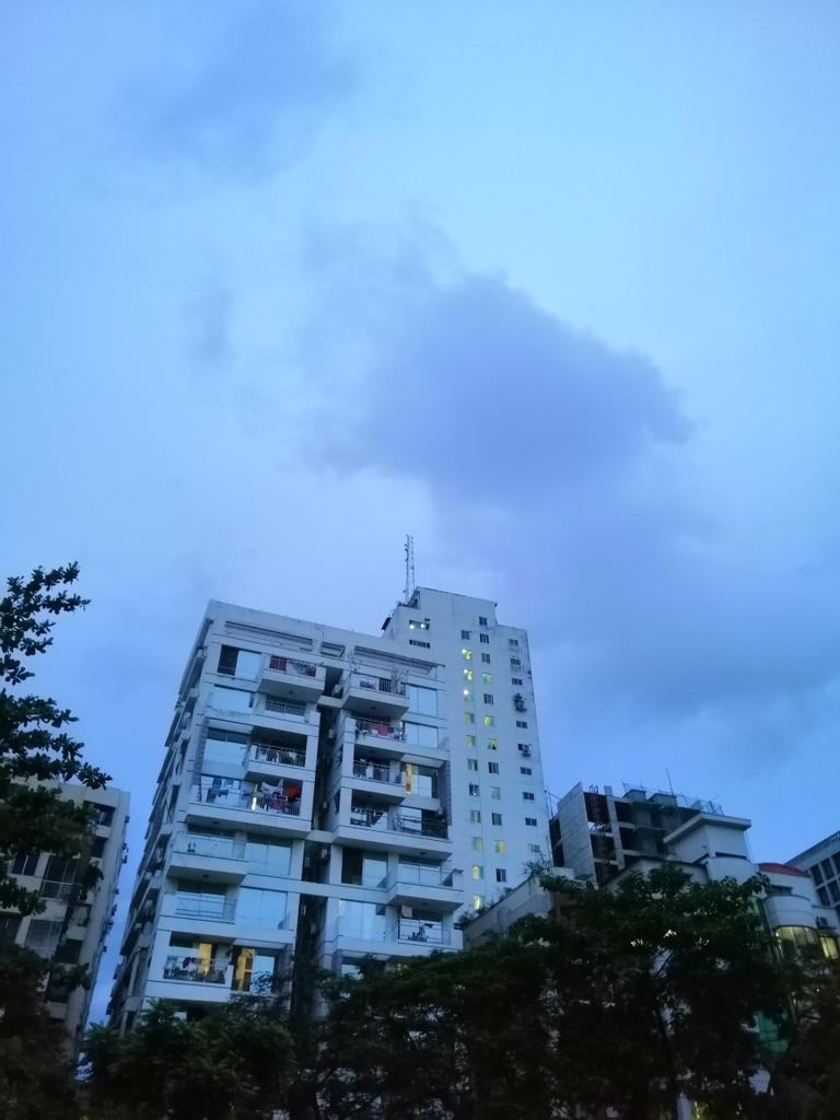 Poresh's tweet photo. Met with a colleague.
#shyamolipark #BlueSky https://t.co/EFglI50Ha0
