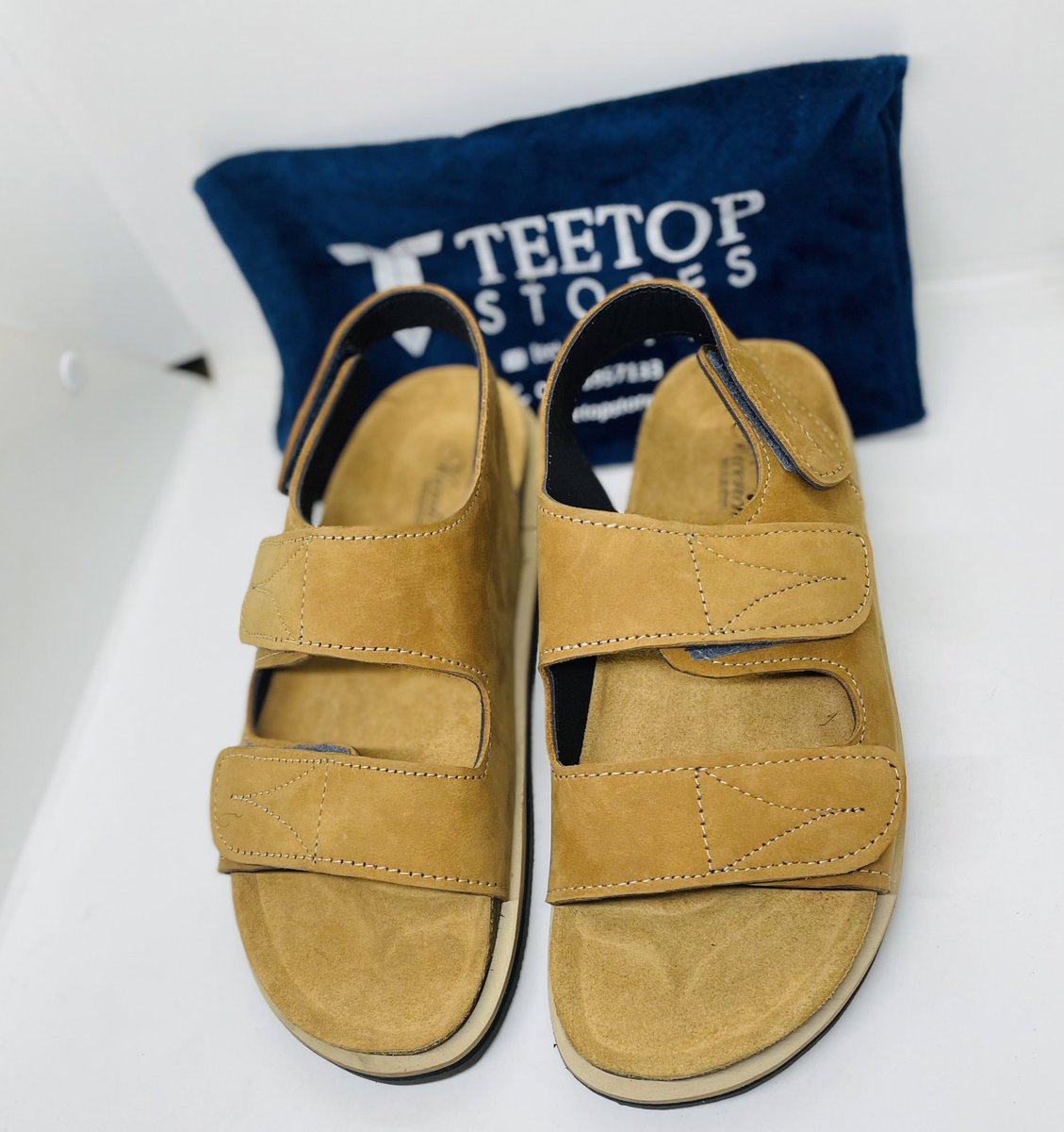 Teetopstores's tweet photo. Nubuk Birkenstock Sandals available in black and brown.

Price: 14000 naira 

We deliver nationwide
 
Send a DM to make an order https://t.co/zmRjSXDQs0