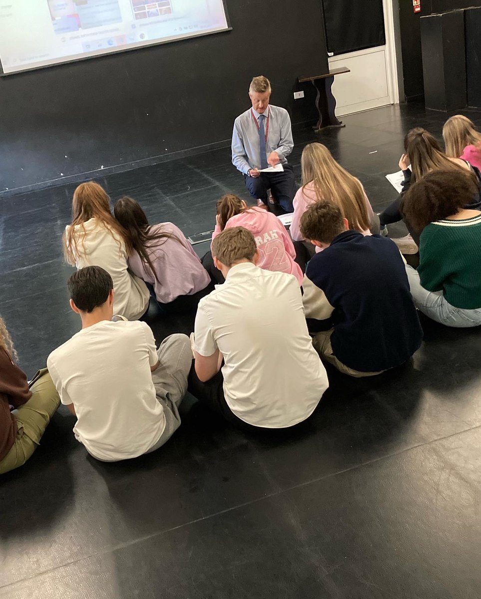 Fantastic to see so many year 11s at our A Level taster day! It has been a pleasure to welcome so many external students as well as many familiar faces! Look forward to seeing you all on GCSE results day!⚜️ Miss Evans⚜️