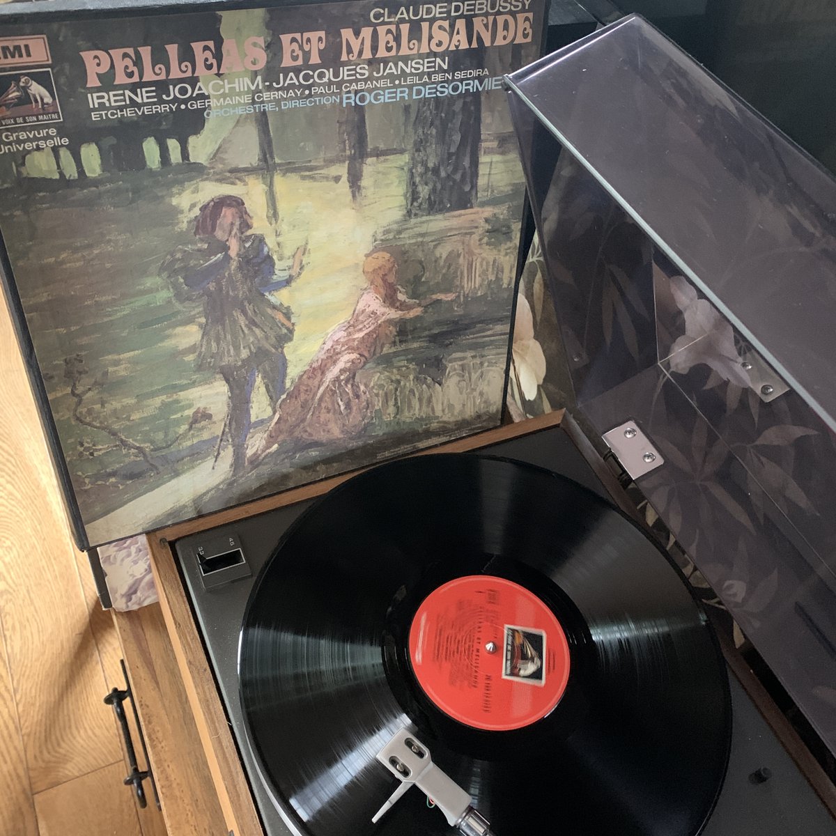 remyclassic's tweet photo. #nowspinning
The historical Pellรฉas and Mรฉlisande recorded in 1941 in Paris. Pure Debussy!
I may have listened to a dozen of Pellรฉas, this recording breathes the mists of symbolism and resonates with old French mysteries.
A 3 LP boxset reissue from 1973.
#vinyle #collectionvinyl https://t.co/NoPODUDjvx