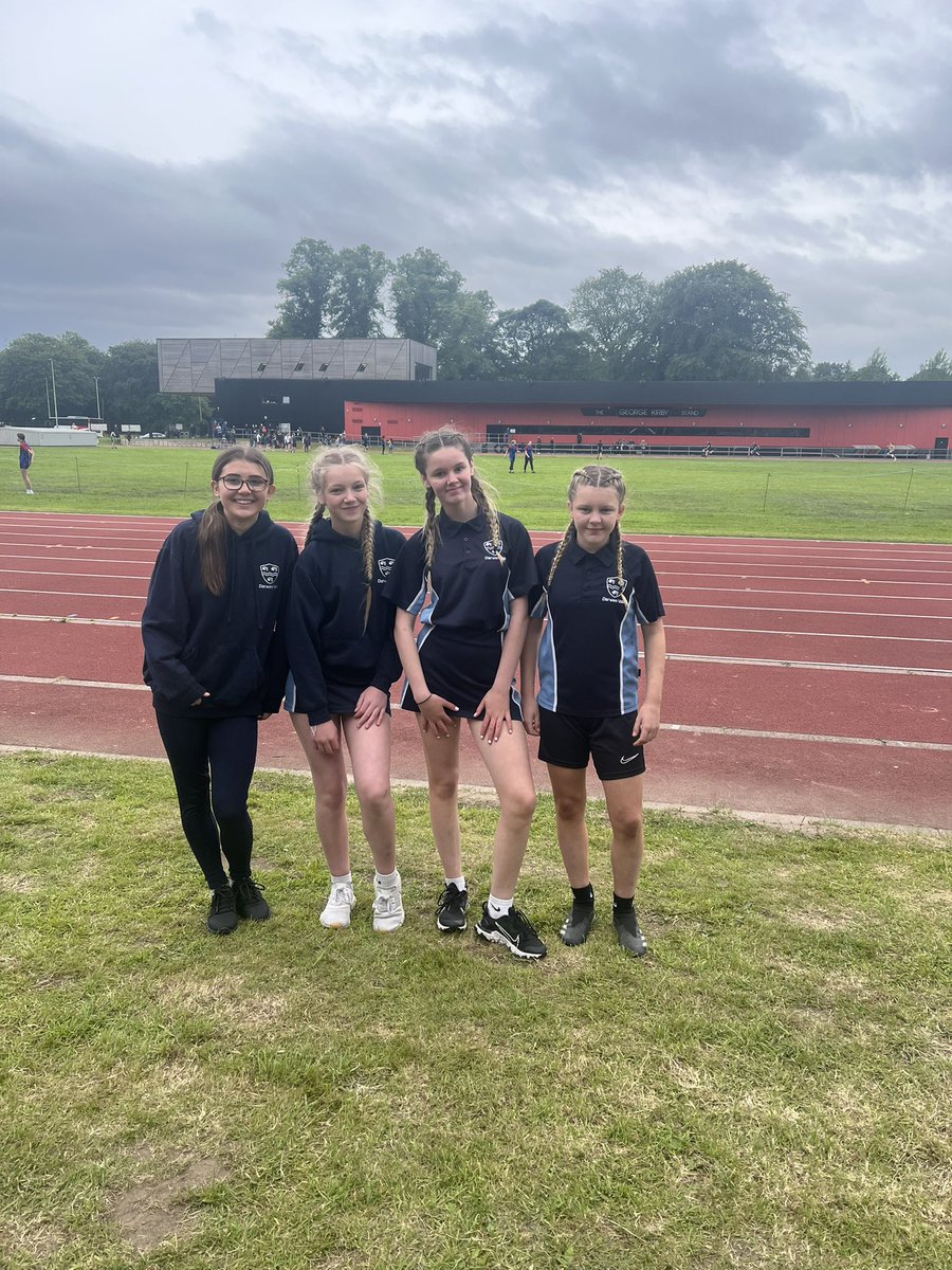 MissStanleyPE's tweet photo. A phenomenal performance by the year 8 girls relay team! First in the heat and first in the finals 👏🏼. It was a pleasure to watch and I couldn’t be more proud 💙 @DarwenVale @DVHSPhysEd #teamvale #athletics #400mrelay https://t.co/tmS7BIsvzR