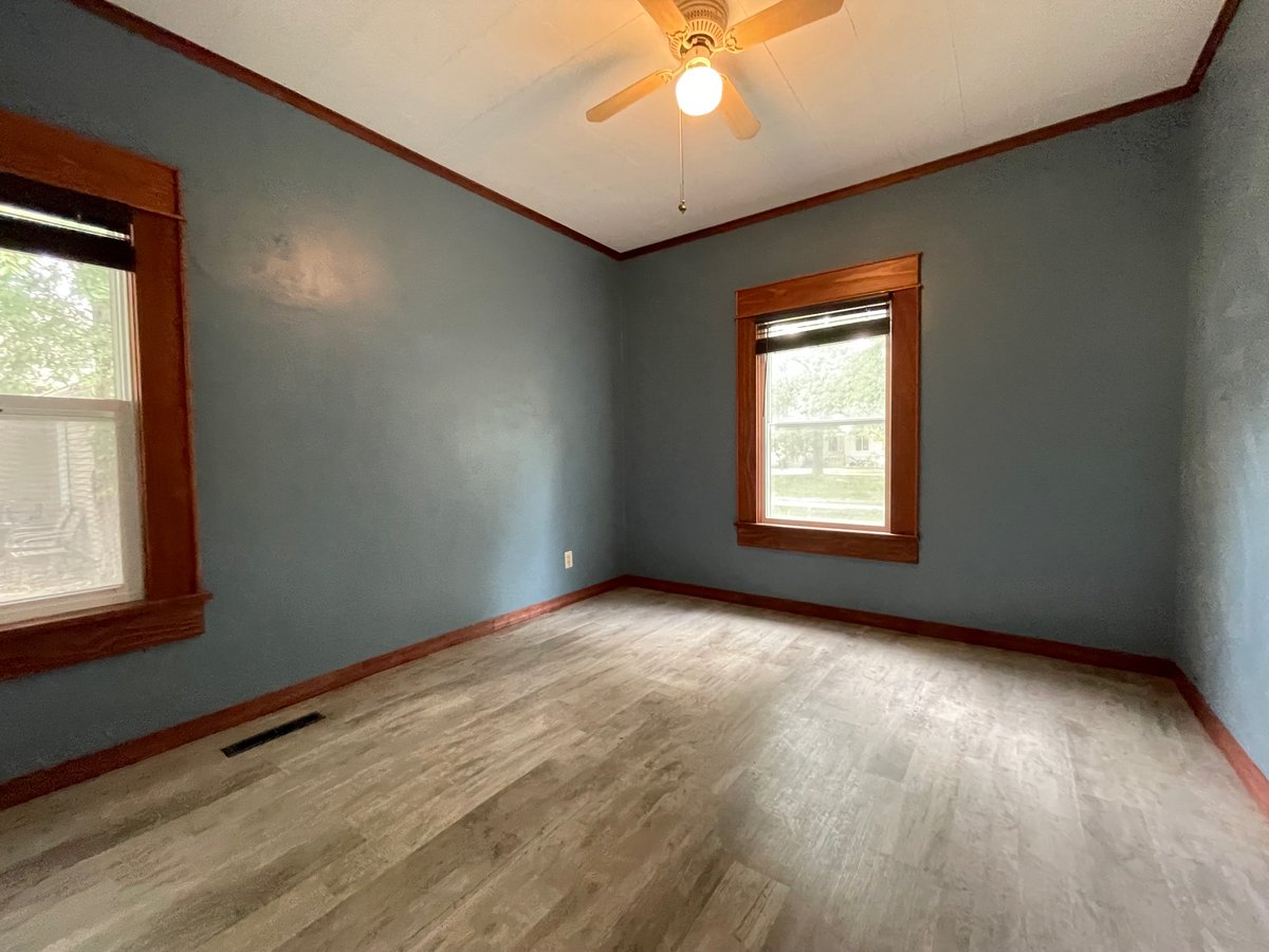 C21Midlands's tweet photo. 🚨🏠 New Listing! 🏠🚨
Cozy &amp; convenient best describes this remodeled home that is within walking distance of downtown Ravenna. Give us a call to learn more at (308)234-5550! https://t.co/vzSPqDj5A9