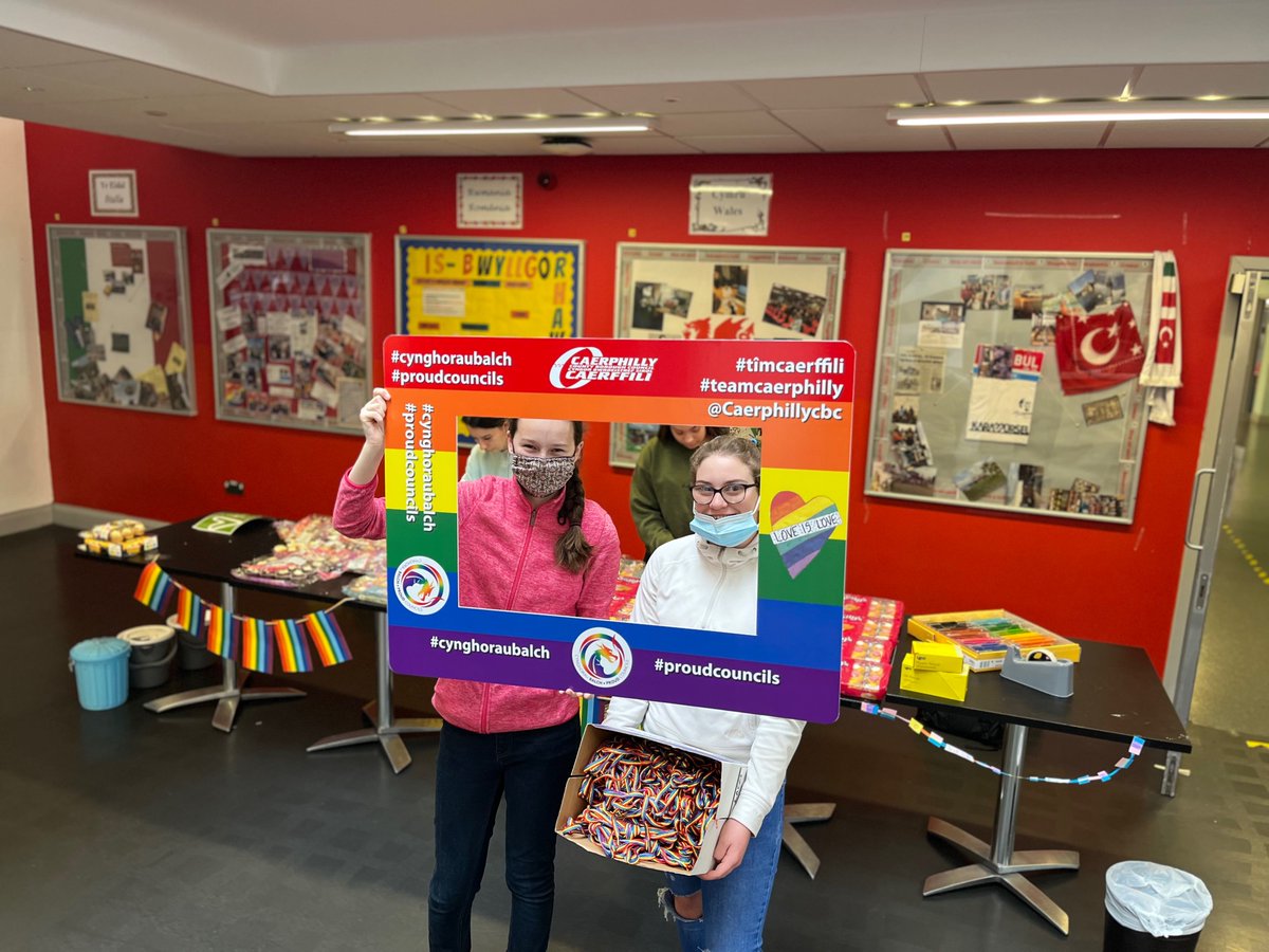 Cwmrhymni's tweet photo. Thanks to our pupils, staff, governors and friends of the school for a wonderful Pride and Bac day today. A successful day worthy of pride and praise. #teulucwmrhymni #proudcouncils #teamcaerphilly #caerphillycbc https://t.co/J89uDFeHfW