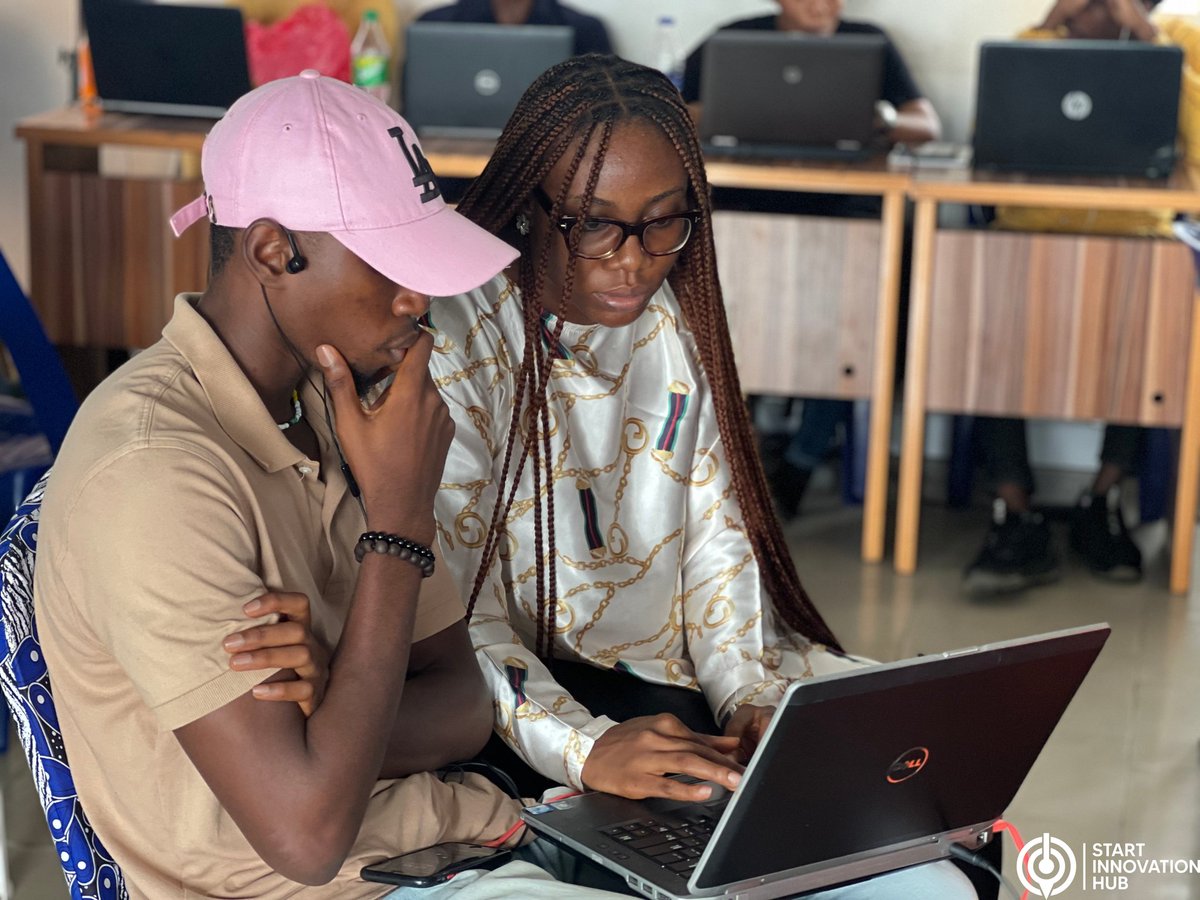SIH_HardwareLab's tweet photo. Everyone won't learn at the same time that's why we support peer-to-peer education.

Nothing feels better than being taught by your friend. https://t.co/asXdDKfVaU