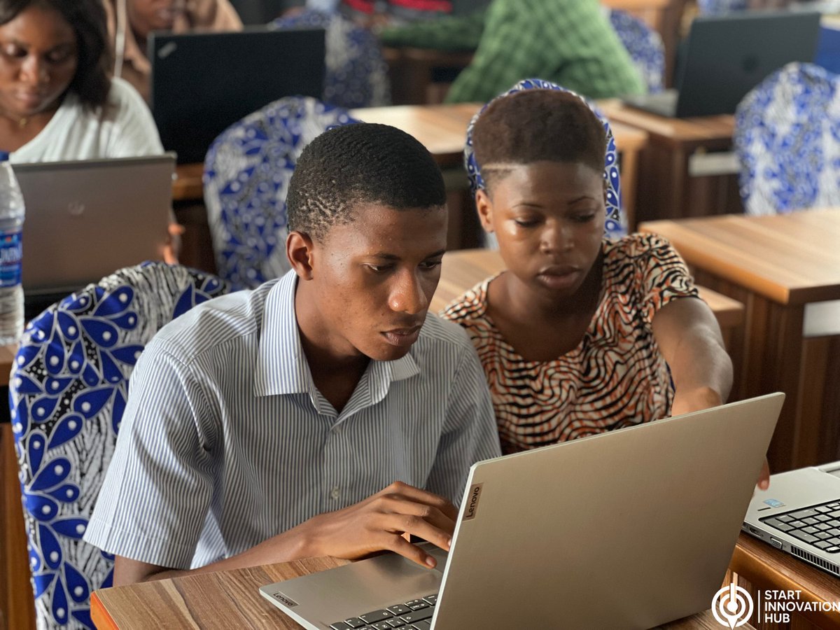 SIH_HardwareLab's tweet photo. Everyone won't learn at the same time that's why we support peer-to-peer education.

Nothing feels better than being taught by your friend. https://t.co/asXdDKfVaU