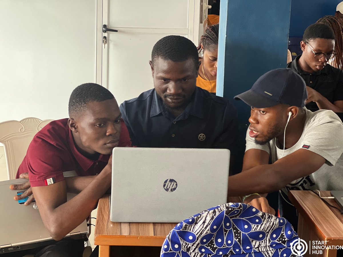 SIH_HardwareLab's tweet photo. Everyone won't learn at the same time that's why we support peer-to-peer education.

Nothing feels better than being taught by your friend. https://t.co/asXdDKfVaU