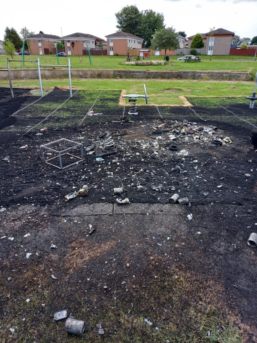 northumbriapol's tweet photo. #APPEAL We're investigating a suspected arson attack in a #Gateshead park &amp; need your help.

📅Overnight on June 27 into June 28
📍  Beacon Lough East Park on Sundew Road

Thankfully no one was injured however, the cost of the damage is up to £30K. https://t.co/ZNtEhsU6ru