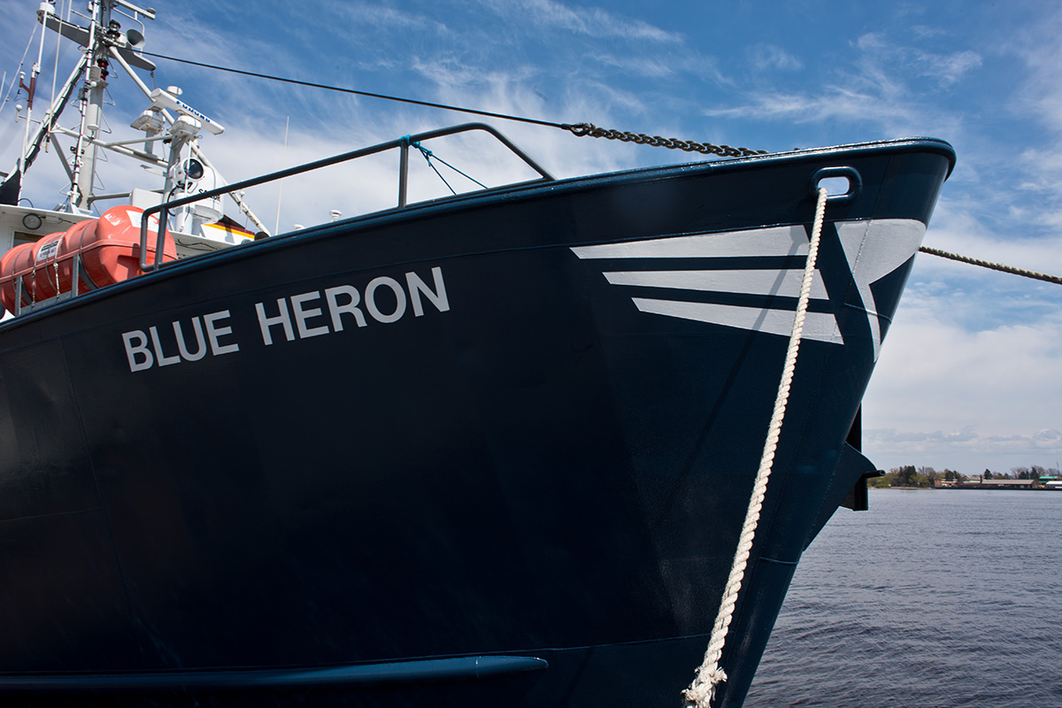 11 Great Lakes educators are participating in the Great Lakes Sea Grant Superior Shipboard Science Workshop and will be aboard Duluth's Vista Queen and the Large Lakes Observatory, Research Vessel (R/V) Blue Heron. June 27 - July 1. bit.ly/3xQNR6k Image: UMN Duluth