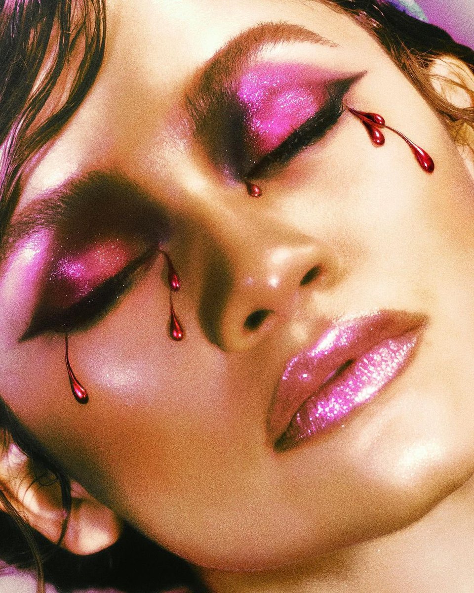 saintdoII's tweet photo. zendaya’s makeup by raoúl alejandre for vogue italia july 2022 issue https://t.co/hdbnzgZK5G