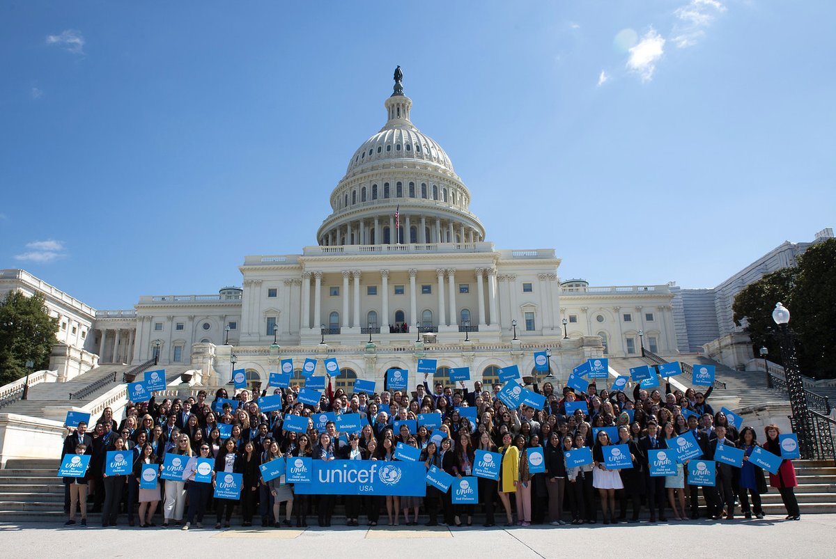 Calling young, impactful changemakers! 📣 At @UNICEFUSA we are looking for Youth Representatives (14-24 years old). These reps will be responsible for rallying and helping train other young people on how to influence decisions that affect them. Apply now! bit.ly/3Ab9tgB