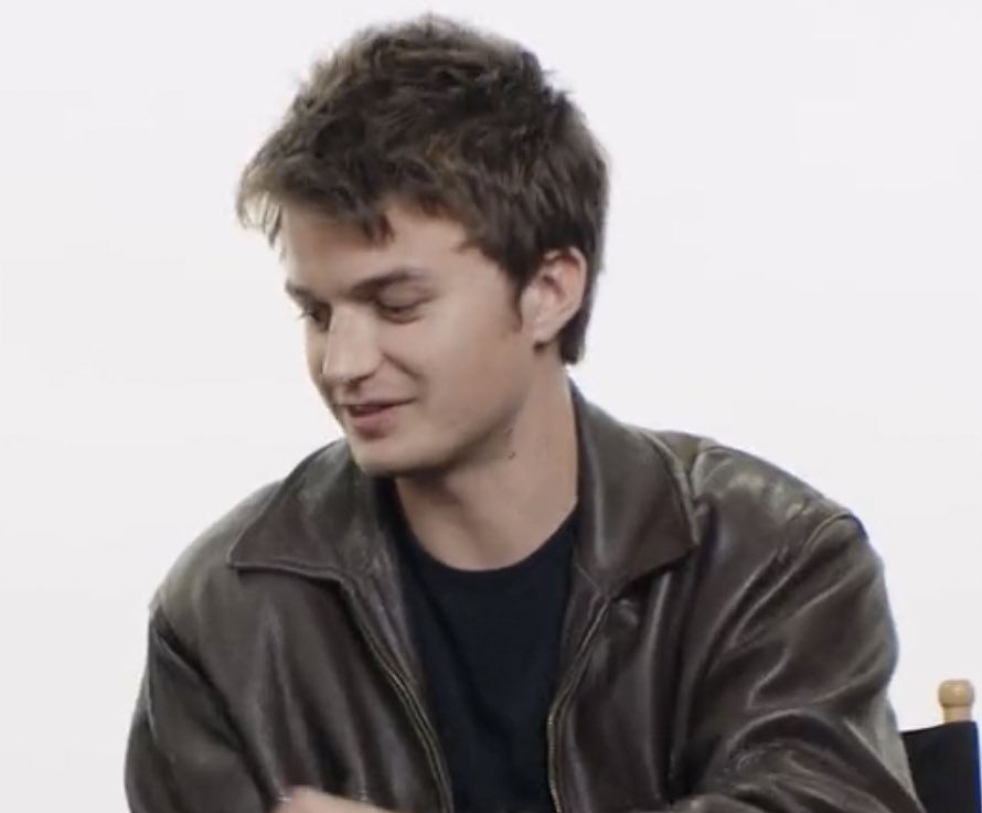 yeah he’s pretty <3 #StrangerThings4