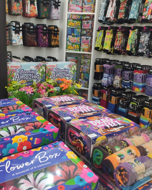 socksmarket's tweet photo. Hay rincones que no podrás dejar de mirar 🤩
#Socks #Calcetines #CalcetinesMolones #SocksMarket #Instaff #Chueca #Pride #Pridemadrid #PrideMonth2022 https://t.co/GxYOmDZjC2