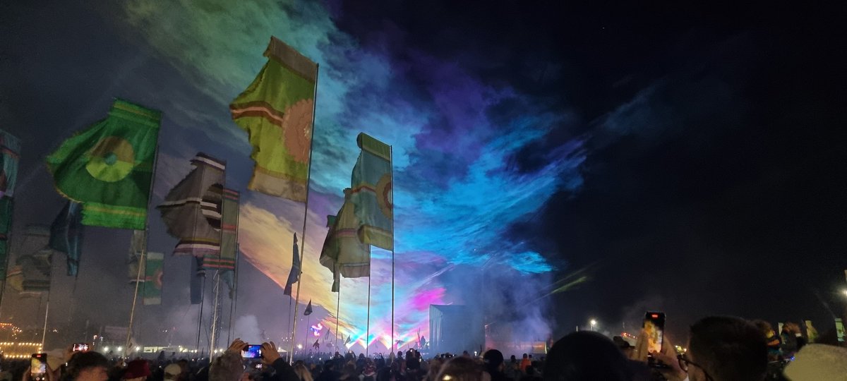 coooos's tweet photo. @glastobation @feelmybicep https://t.co/wWGaiNAAZy