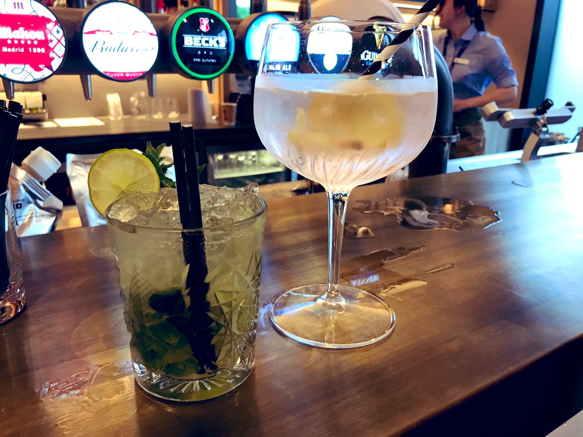 BillingReeves's tweet photo. Lovely to spend the inaugural public overnight stay with some amazing people, &amp; the fab staff of #NovotelPaddington Hotel liverpool 
It’s a thing of beauty! Great internet too! 
@accor @legacy_hotels @morgansindallc @petecityprice @jaynemooremedia @fifey62
Cocktails time! https://t.co/6WE9jFYly9