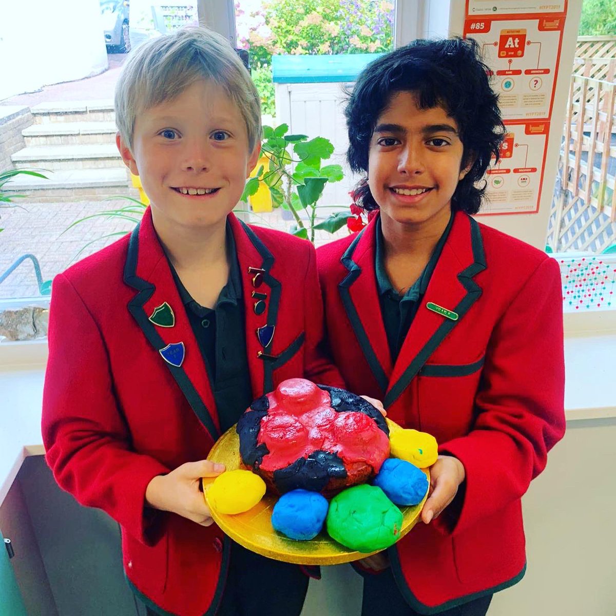 ArnoldHouseSch's tweet photo. Year 5 have worked really hard on their Space Projects this term with some very impressive results! #year5science #schoolspaceproject #sciencepracticals #arnoldhouseschool https://t.co/6RyRRrCPIj