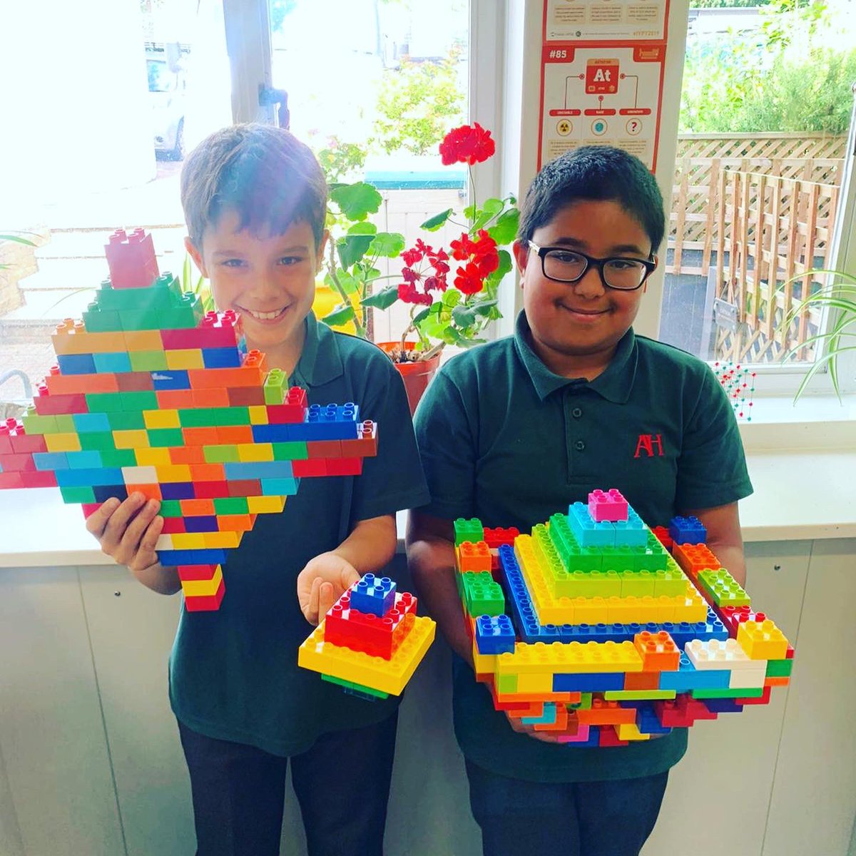 ArnoldHouseSch's tweet photo. Year 5 have worked really hard on their Space Projects this term with some very impressive results! #year5science #schoolspaceproject #sciencepracticals #arnoldhouseschool https://t.co/6RyRRrCPIj