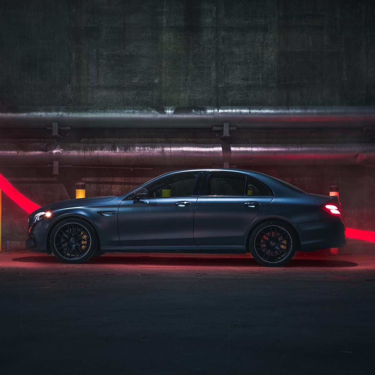 MercedesBenzUSA's tweet photo. Aurora Bor-'E'-alis. #E63S #EClass #MBPhotoPass 📸 @theAutofocus https://t.co/mrwEaHVCpw