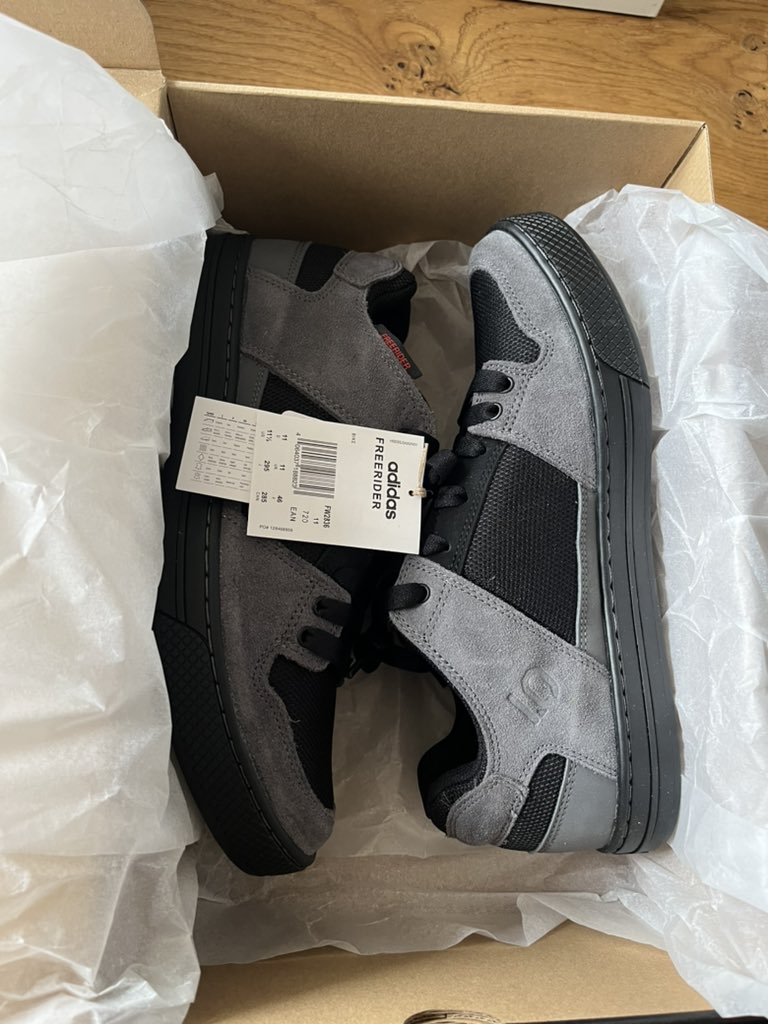 MTBKonstanz's tweet photo. Neue #FiveTens 🤙🏻😎🤘🏻 https://t.co/fSKCkv8wFB