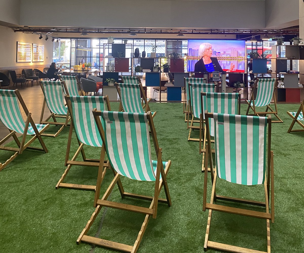Showing off our office building’s <a href="/wimbledon/">Wimbledon</a> week set up (with free Pimm’s and ice cream!).

But also, very cool to support <a href="/SM_Farms/">Square Mile Farms</a>. It’s nice to know we can promote sustainability and wellbeing with these vertical farms even in the concrete jungle!

#30DaysWild