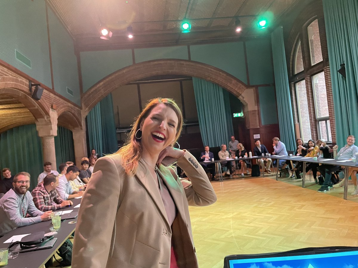 wbuschta's tweet photo. @AurelieKrau @Phocuswright Can I post a photo of you? ;) @AurelieKrau https://t.co/TS5AY7IIYF
