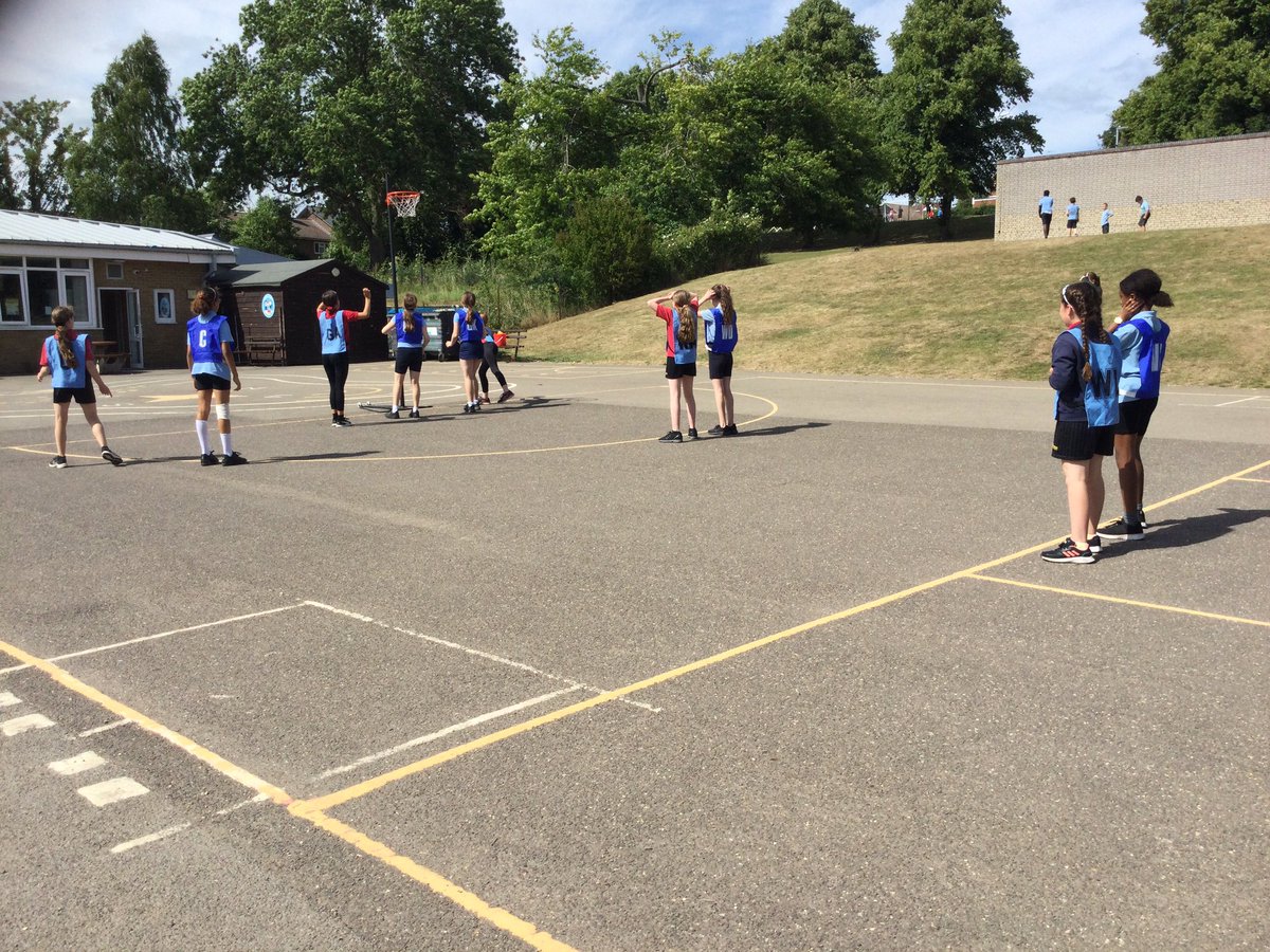 NashMillsSchool's tweet photo. Year 6 Netball Team play their final game for Nash Mills. We are so proud of their commitment and dedication towards the sport over the last few months. #netall #finalwin @EnglandNetball @ThomasCoramPE https://t.co/OHjFzCAS1W