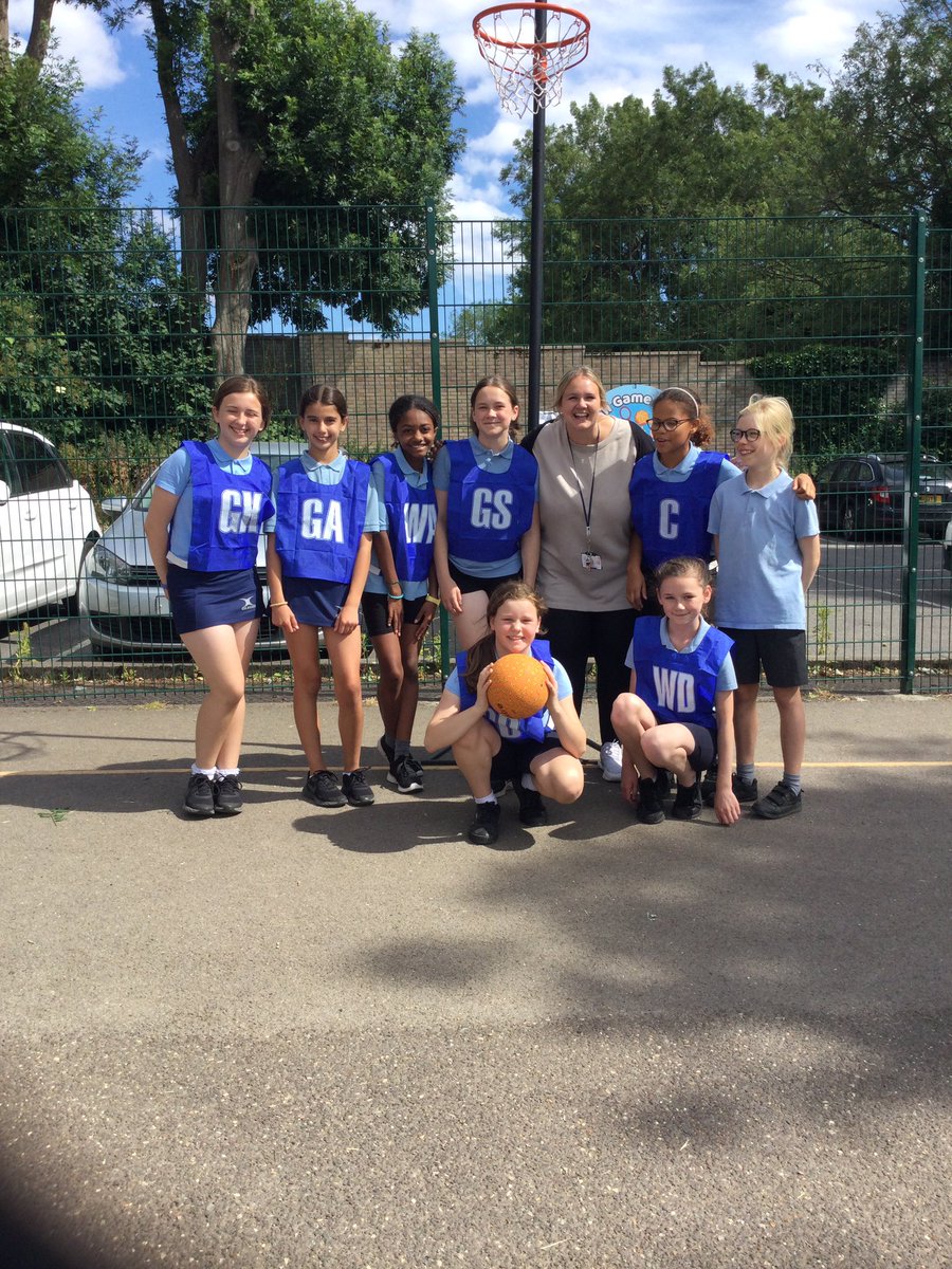 NashMillsSchool's tweet photo. Year 6 Netball Team play their final game for Nash Mills. We are so proud of their commitment and dedication towards the sport over the last few months. #netall #finalwin @EnglandNetball @ThomasCoramPE https://t.co/OHjFzCAS1W