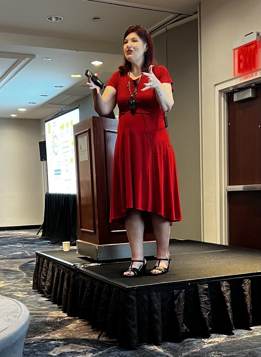 “If you’re not walking the talk, you  shouldn’t be talking.” Presentation by Mari Lee on organisational listening. <a href="/IABC/">IABC</a> #IABC2022 #Listen