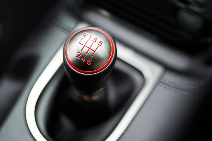 How to drive a manual car - a quick and easy guide 🧶 (Thread