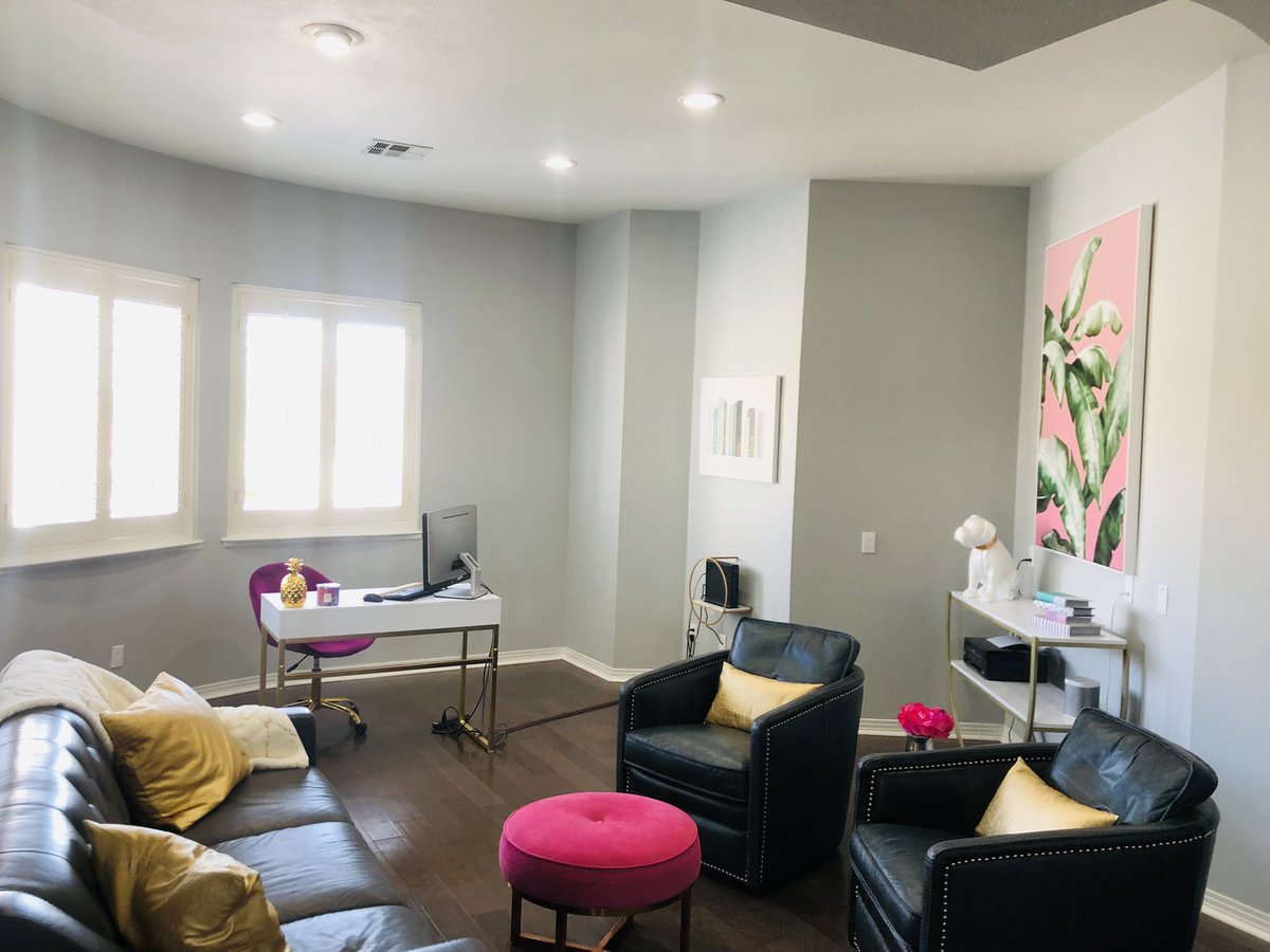 bransionlv's tweet photo. Carve out some time to visit our business center. Productivity is at the core of our Business Center. Our workstation includes Internet access, printing capabilities and tons of natural light. We also have full shipping services to help get your work where it needs to go. https://t.co/0jZ272gMFl