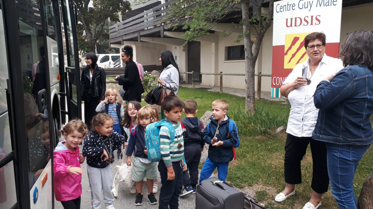 dsden66's tweet photo. "L'ecole dehors" (suite)
Classe transplantée pour les 20 écoliers de la maternelle #Théza vers la montagne #Matemale
Arrivés hier, repas sur place, activités, puis hébergement au centre de loisirs #UDSIS #LesAngles
Très bonne semaine d'échanges à la découverte du milieu forestier https://t.co/PsgFB1kXnk