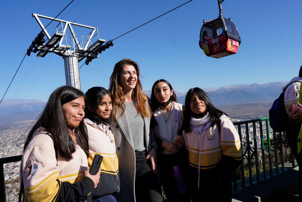 “Este municipio cree en los jóvenes por eso los acompañamos con distintos programas y beneficios para fortalecerlos. Los apoyamos en su promoción, queremos que puedan acceder a nuestra oferta educativa y también prepararlos para la búsqueda laboral”, <a href="/RomeroBettina/">Bettina Romero</a>