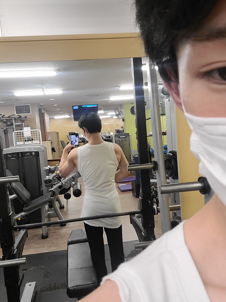 leedoeus's tweet photo. 220629 12:49 am gmt 🐥💭

back workouts are great

i wanna make mine a bit bigger!!

workout pic?? https://t.co/16YuY9uP9d