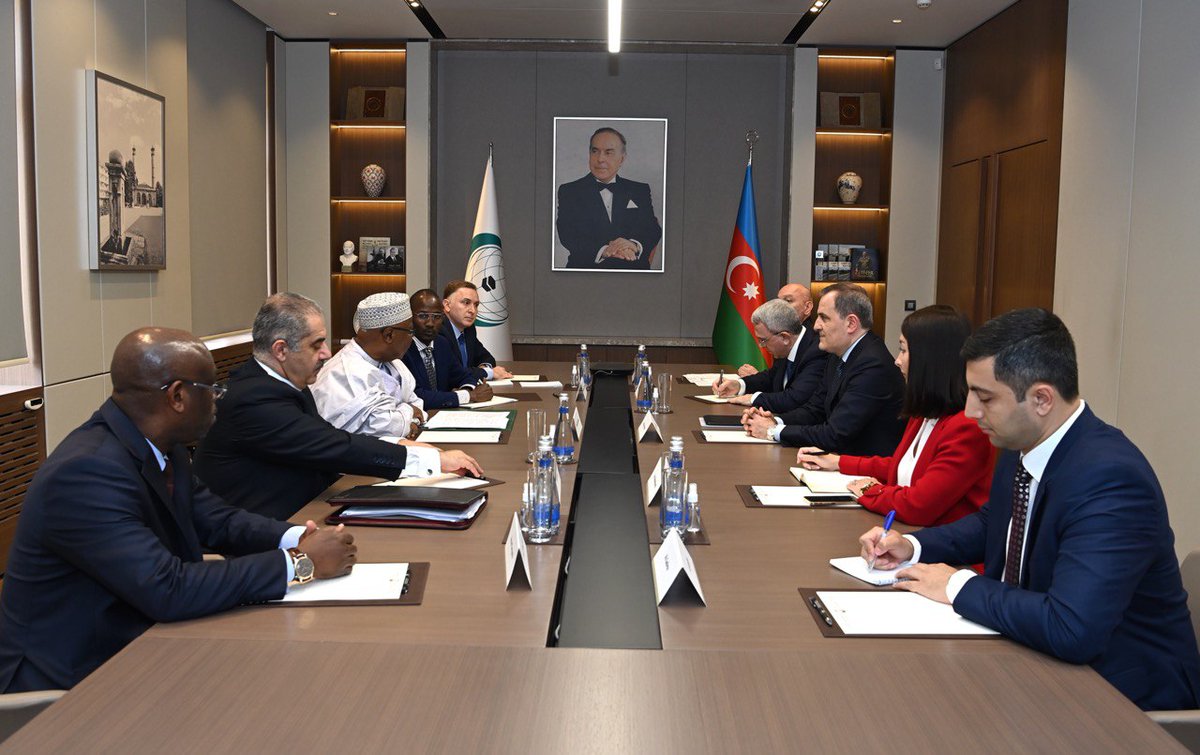 Was delighted to host <a href="/OIC_OCI/">OIC</a> SG H.E.Hissein Brahim Taha <a href="/AzerbaijanMFA/">MFA Azerbaijan 🇦🇿</a>. We had an interesting exchange on #OIC-#Azerbaijan cooperation &amp;active role of 🇦🇿within organization. Thanked the SG for his participation &amp;personal contribution to OIC Tourism Ministers conference in Baku.