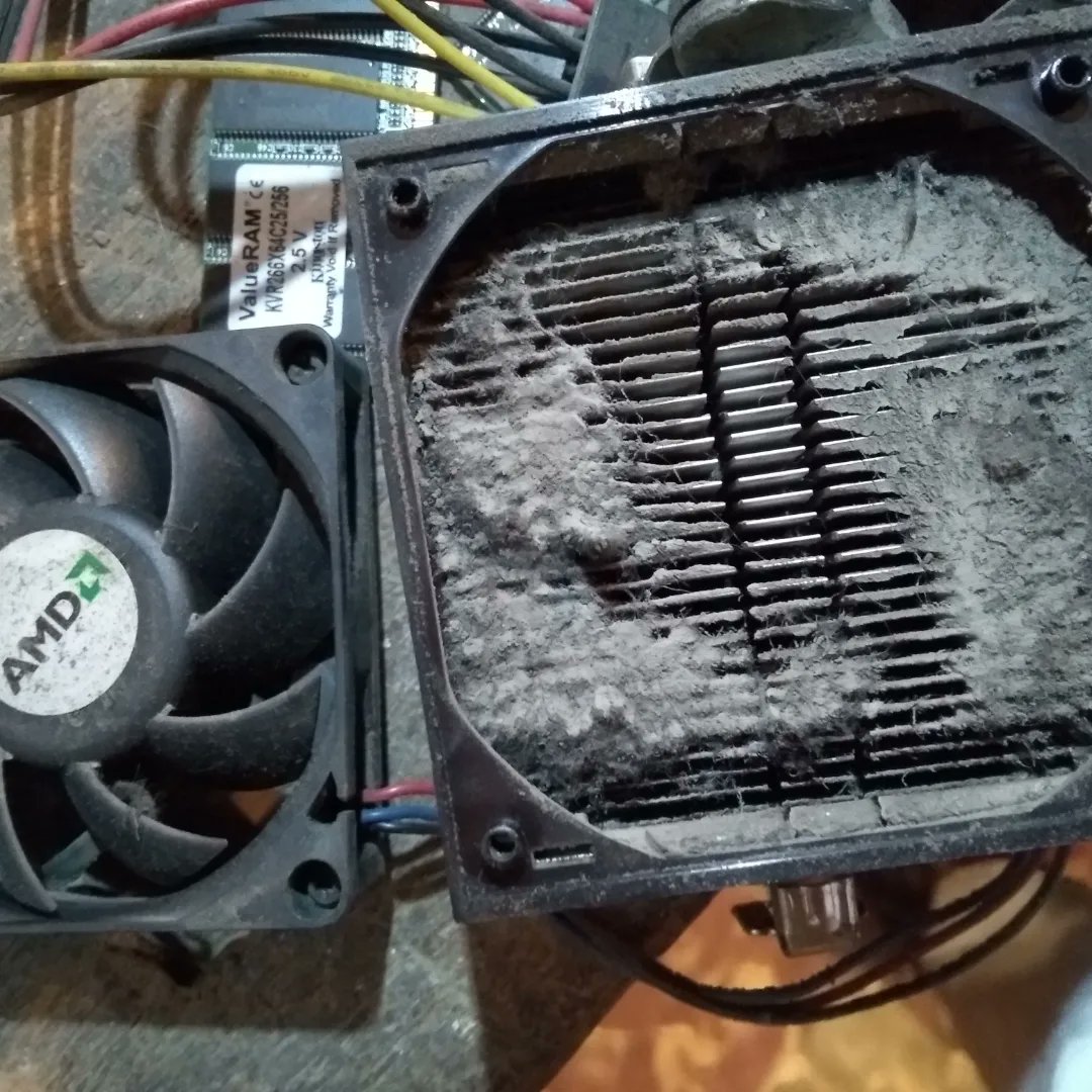 PCTECHCOMPU's tweet photo. 👍🏻La limpieza es muy importante en una PC...
Si no la realizan puede traer dificultades en su funcionamiento!
*Es Importante realizar un 
mantenimiento por lo menos 1 vez al año!
#limpieza #mantenimiento #mantenimientodepc #serviciotecnico #pcservice 
Dale♥️comentá🗨️ y compartí! https://t.co/shuLQnty6F