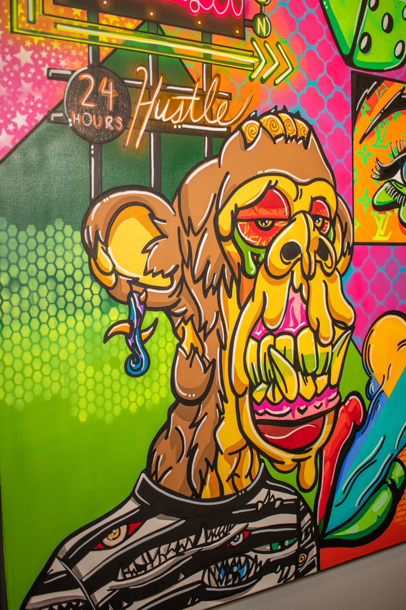 ShowTime821's tweet photo. Take a look at a custom painting I did of #MAYC 13029 &amp; 25726. All of my artwork also glows in the dark under UV Blacklight. For any inquiries DM me. #BoredApeYachtClub #BAYC #MutantApeYachtClub #Yugalabs @BoredApeYC @GordonGoner @CryptoGarga @TomatoBAYC @SassBAYC  @yugalabs https://t.co/vW7khf0fe7
