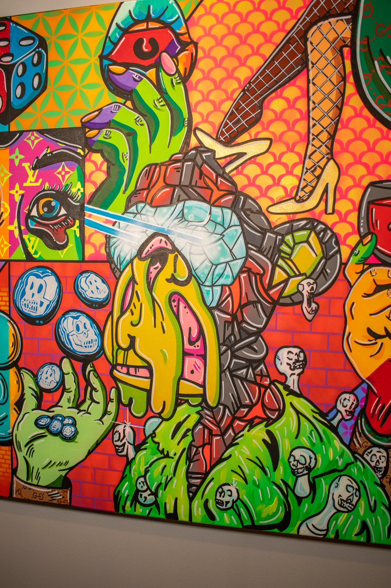 ShowTime821's tweet photo. Take a look at a custom painting I did of #MAYC 13029 &amp; 25726. All of my artwork also glows in the dark under UV Blacklight. For any inquiries DM me. #BoredApeYachtClub #BAYC #MutantApeYachtClub #Yugalabs @BoredApeYC @GordonGoner @CryptoGarga @TomatoBAYC @SassBAYC  @yugalabs https://t.co/vW7khf0fe7