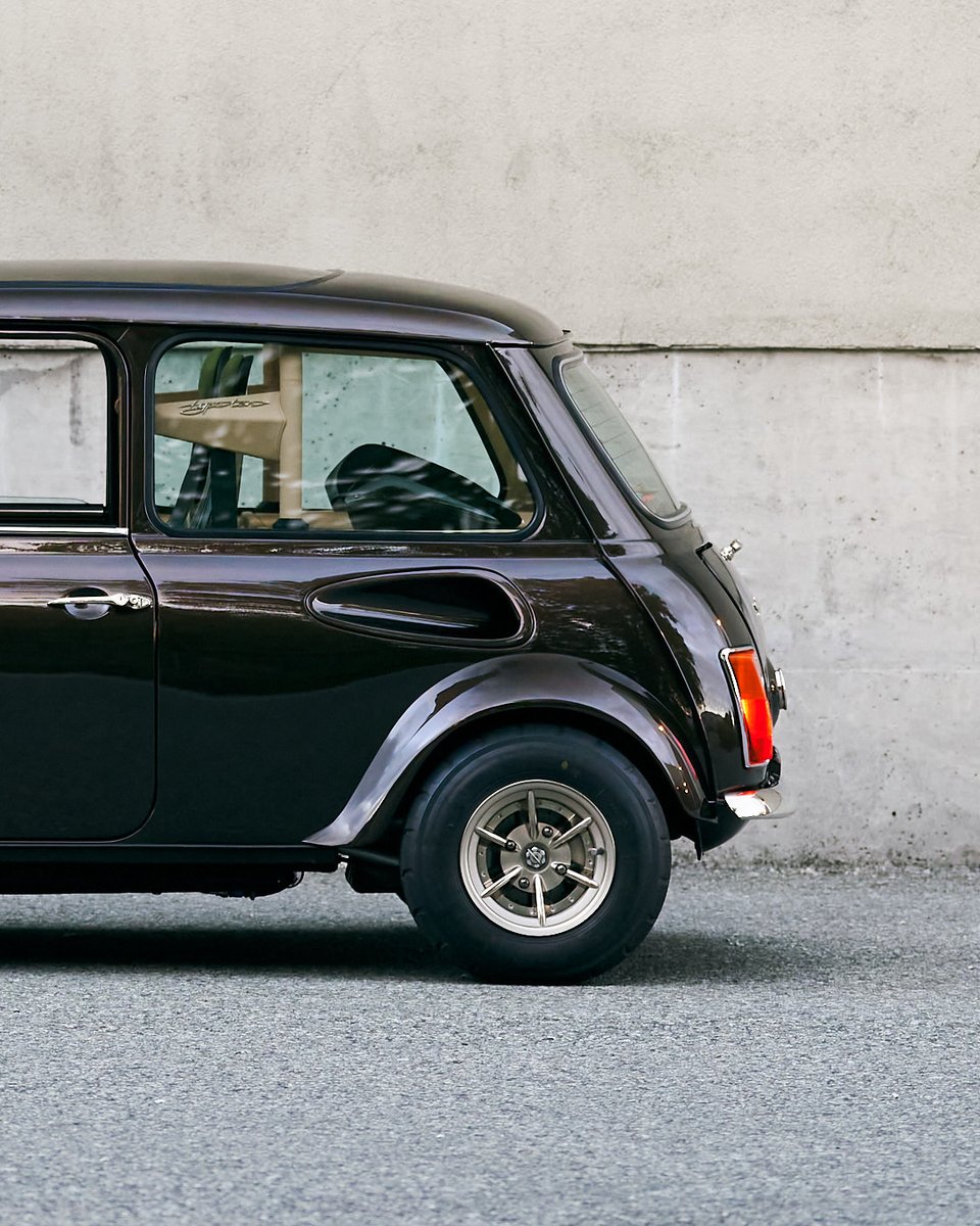 SpectreVehicle's tweet photo. The cross brace for the engine cover lid has a contrasting finish. The centre is media blasted before the nickel plate to give it a matte finish. Comment if you also obsess over details.

#classiccar #classicmini  #spectretype10 https://t.co/xEkc5FjZJh