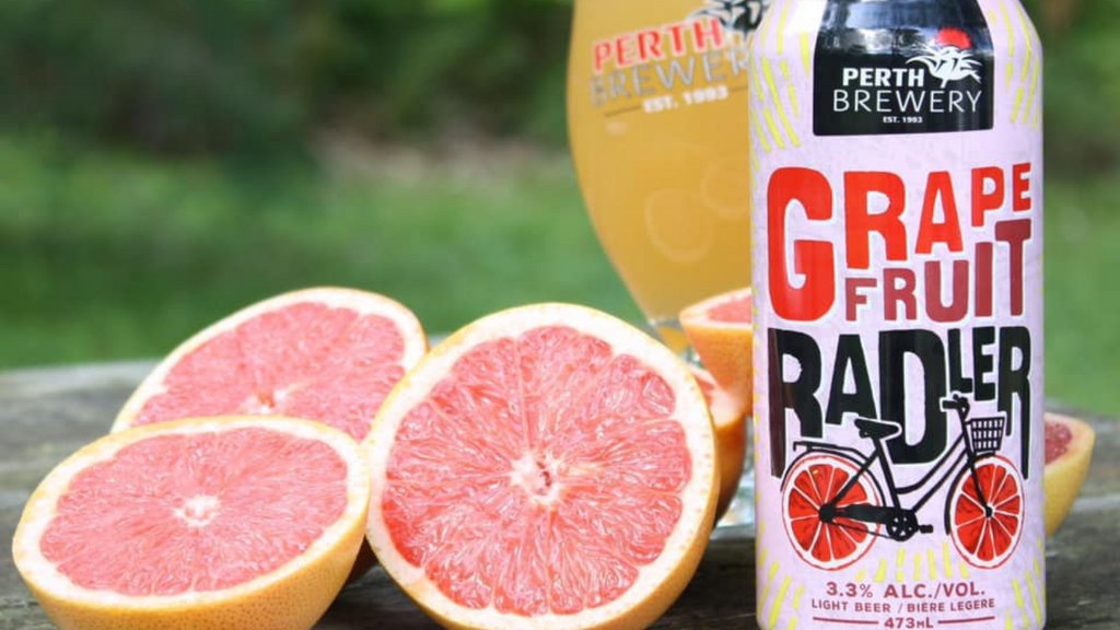 You really can't ask for a more refreshing answer to a hot summer day! Enjoy this combo of pure grapefruit juice and Last Duel Lager, we promise it will be sure to quench your thirst! A radler lover's dream 🙌
