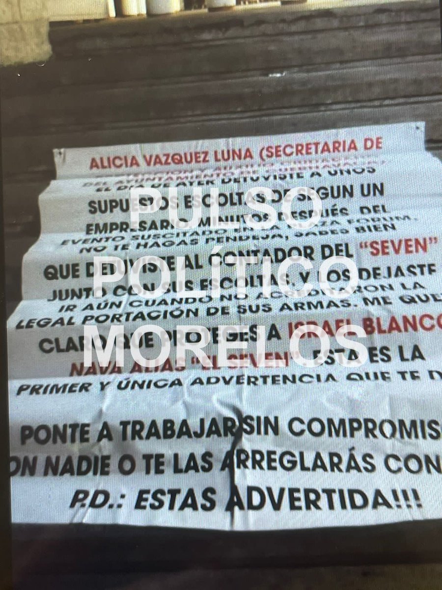 RETIRA ALICIA VÁZQUEZ LUNA MANTA QUE LA VISIBILIZA PRESUNTO PACTO CON EL CRÍMEN ORGANIZADO

En las escaleras del Chedraui le dejaron mensaje por liberar al contador del "El Seven", cabecilla de un grupo delictivo