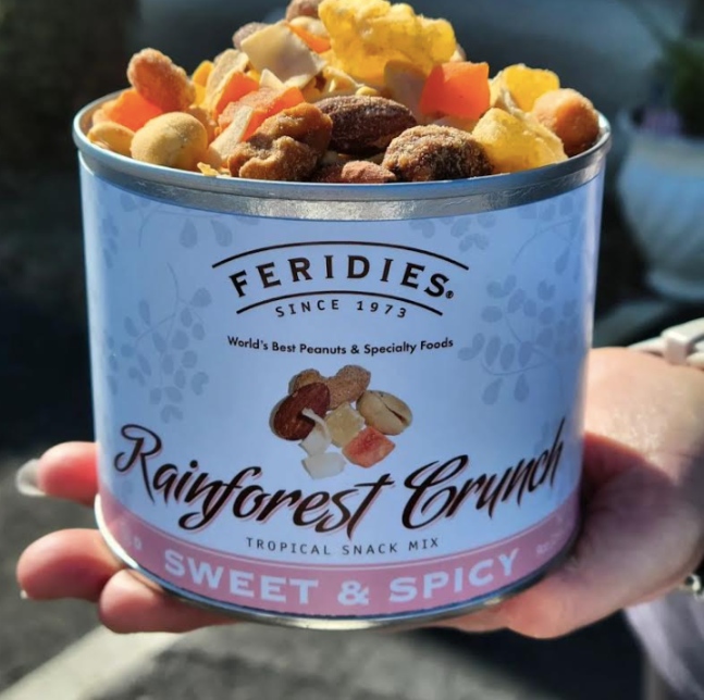 NCpeanuts's tweet photo. Sweet and spicy? Say no more! 😋️ Today, we’re snacking on @feridies’s Rainforest Crunch. The star of the show = the mix’s extra large, crunchy peanuts. 🤩
📸: @thepeanutpatchgiftshop via Instagram
#VCGrownPeanuts #VCPeanutFarmers #VirginiaFoodies #CarolinaFoodies #ShopLo... https://t.co/Ahsk6RjTcl