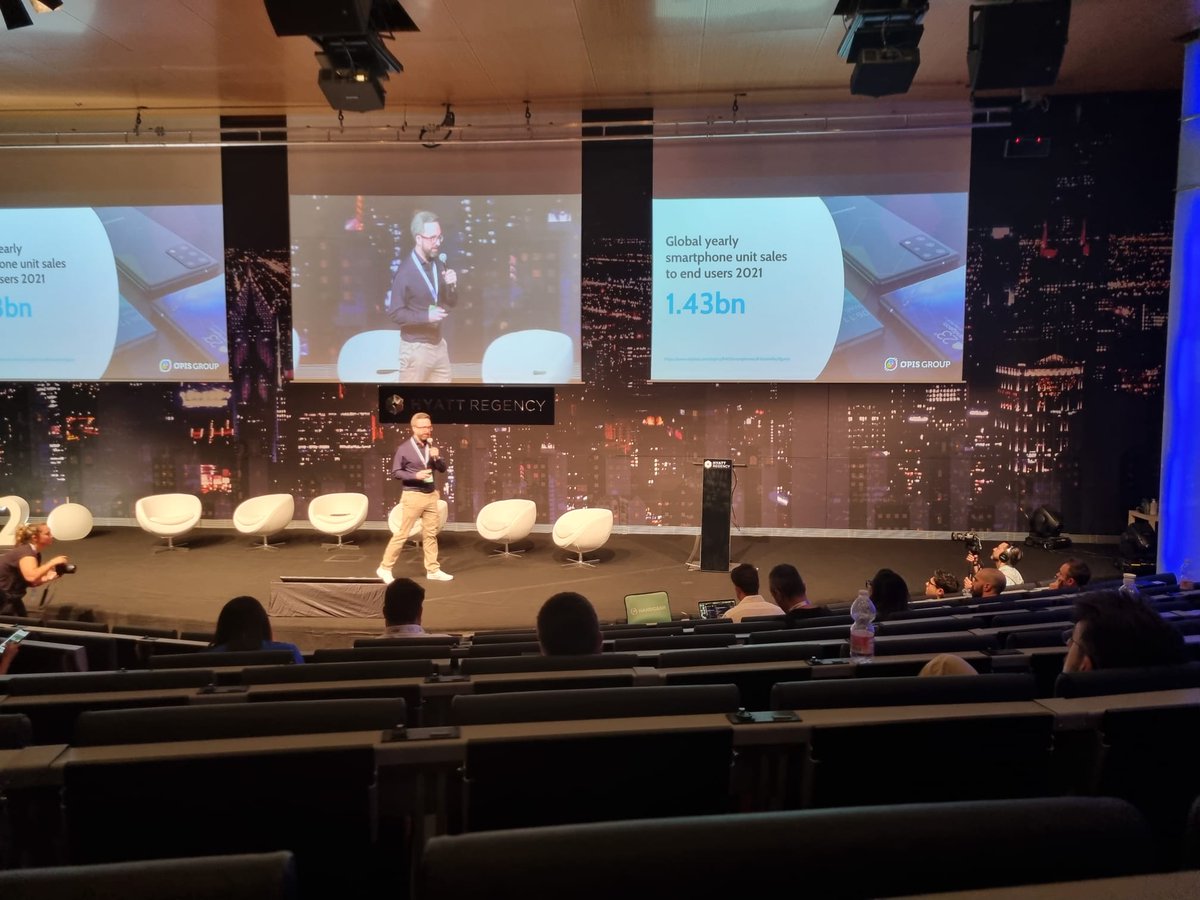 Opis Cloud tweet media