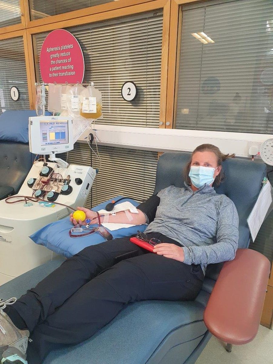 Giveblood_ie's tweet photo. Huge thanks and congratulations to Michelle Hardiman on completing her 50th donation today at the NBC. Thank you Michelle from the Dublin Platelet Team โค๏ธ #giveblood #WeCountOnYou #50timer https://t.co/pQR7SpNzy9